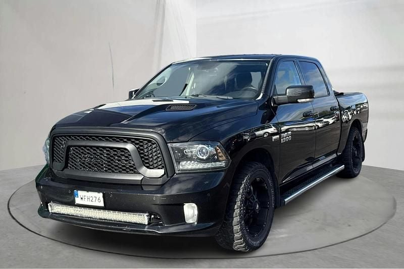 Svart Begagnad 2017 Dodge Ram Pickup | 270 000 kr - Bild 1/4