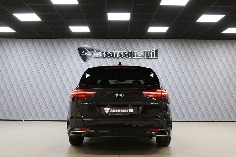 Begagnad Kia Ceed Advance 141 HK (103 kW) 2021 Svart Halvkombi