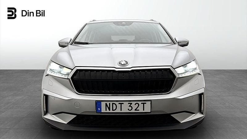 Begagnad Skoda Enyaq iV 150 kW (204 HK) 2023 Silver SUV