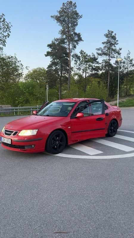 Begagnad 2003 Saab 9-3 Sedan | 23 000 kr (Marknadspris) - Bild 1/4