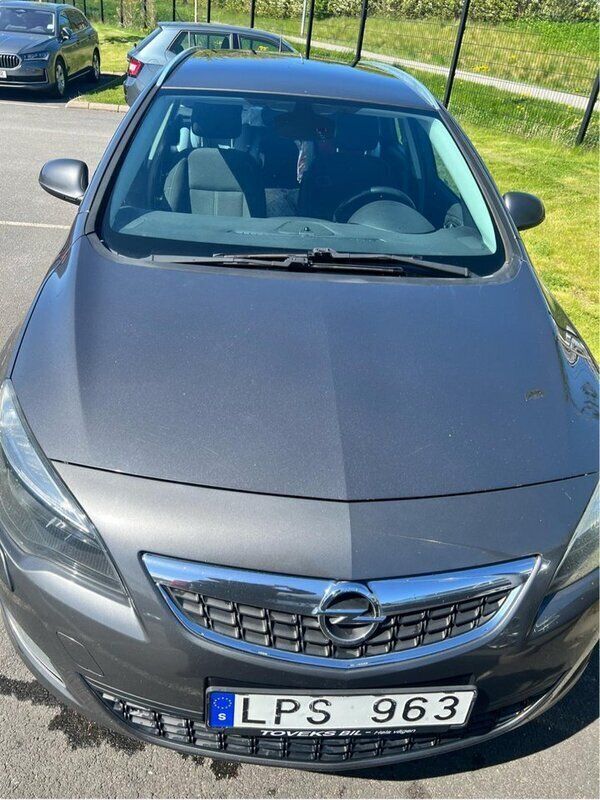 Grå Begagnad 2011 Opel Astra Enjoy Kombi | 39 000 kr (Marknadspris) - Bild 1/4