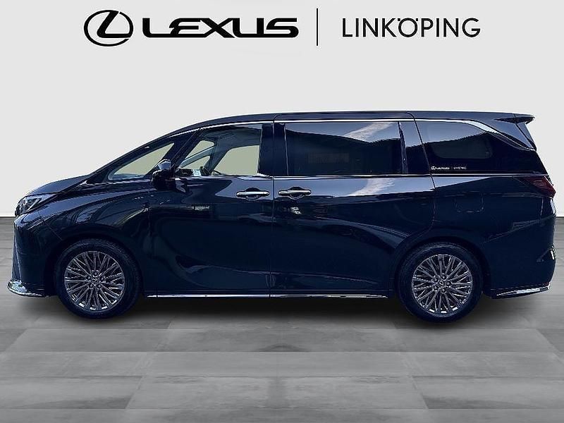 Begagnad Lexus LM350h 250 HK (183 kW) 2024 Svart Minibuss