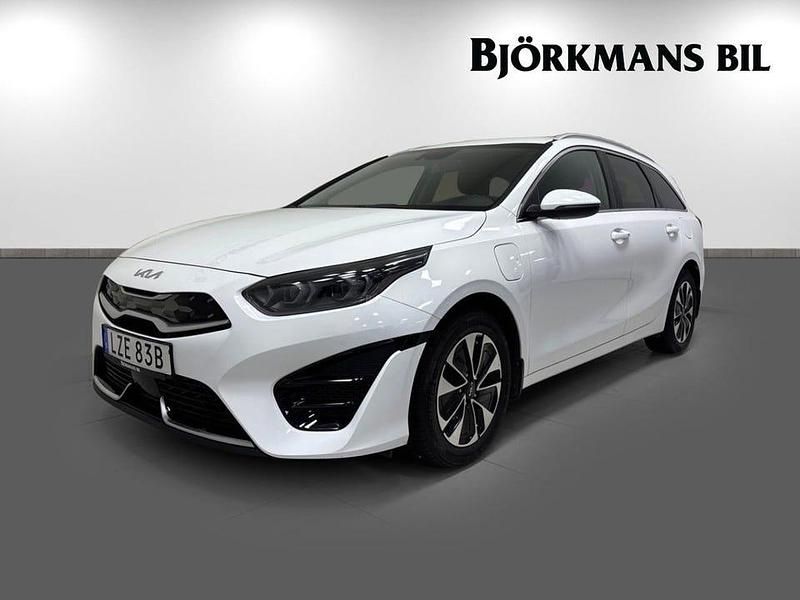 Vit Begagnad 2022 Kia Ceed Sportswagon Kombi | 249 900 kr (Marknadspris) - Bild 1/4