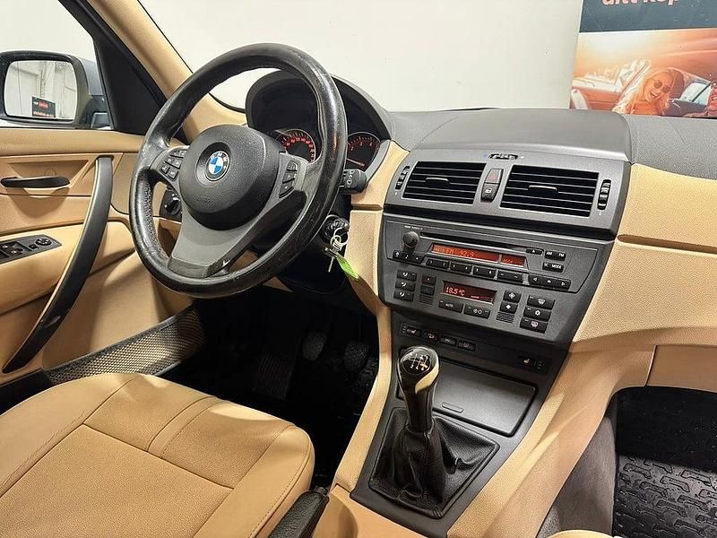 Begagnad BMW X3 192 HK (141 kW) 2004 Ljusgrå SUV