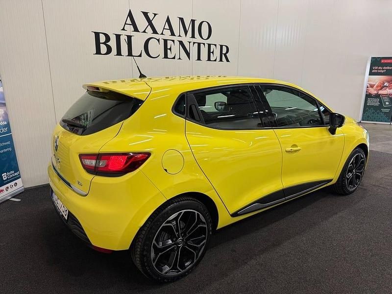 Begagnad Renault Clio IV 90 HK (66 kW) 2013 Gul Halvkombi