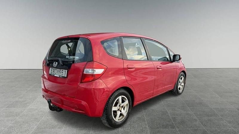 Begagnad Honda Jazz 101 HK (74 kW) 2012 Röd Halvkombi