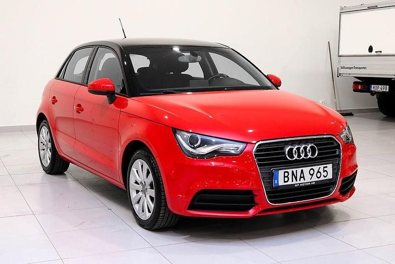 Begagnad Audi A1 Sportback Sport 86 HK (63 kW) 2014 Röd Halvkombi