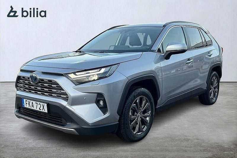 Silver Begagnad 2024 Toyota RAV4 Hybrid Executive SUV | 414 900 kr (Superpris) - Bild 1/4
