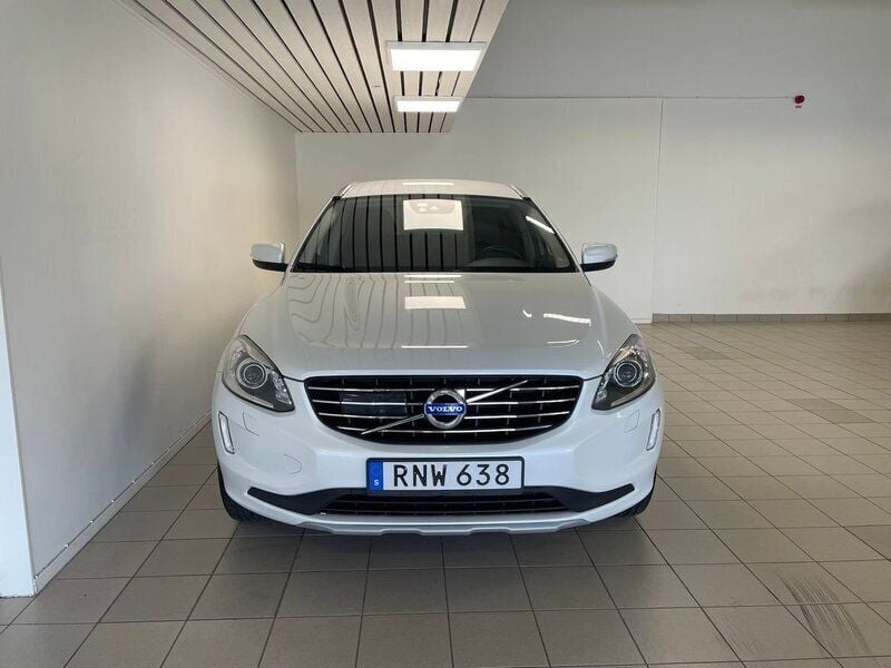 Vit Begagnad 2016 Volvo XC60 Business Edition SUV | 194 000 kr (Bra pris) - Bild 1/4