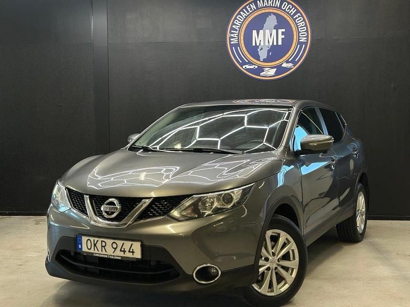 Grå Begagnad 2016 Nissan Qashqai 360º SUV | 99 800 kr (Bra pris) - Bild 1/4