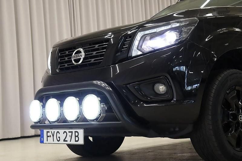 Begagnad Nissan Navara N-Guard 190 HK (139 kW) 2021 Svart (svart metallic) Pickup