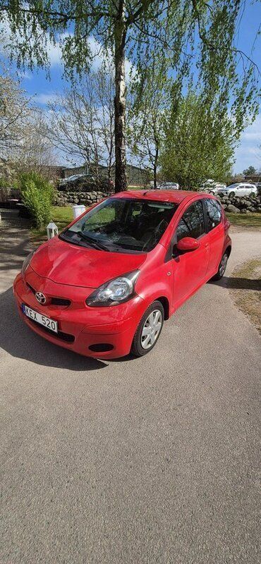 Röd Begagnad 2009 Toyota Aygo Halvkombi | 23 000 kr (Marknadspris) - Bild 1/3