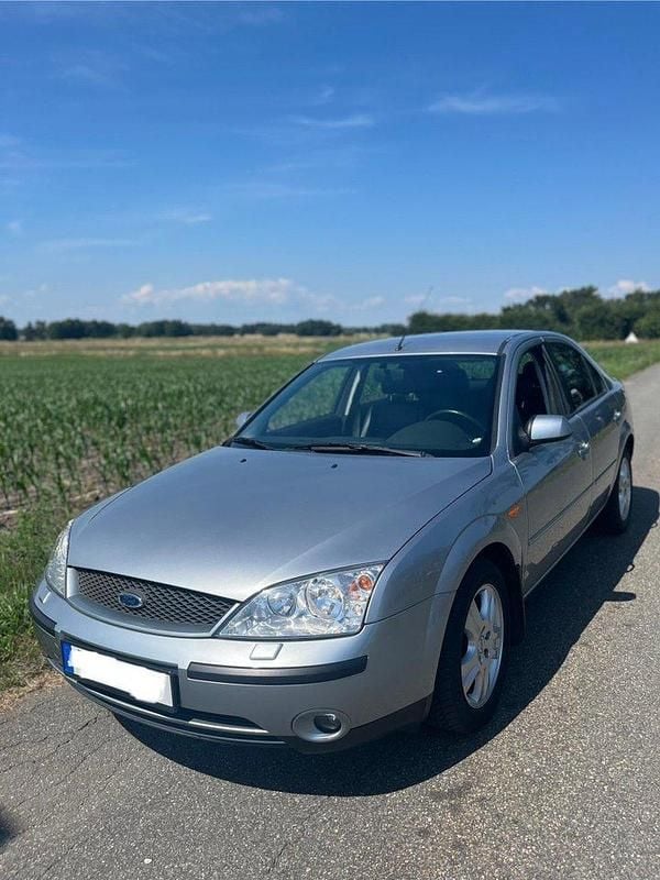 Silver Begagnad 2003 Ford Mondeo Halvkombi | 22 000 kr (Marknadspris) - Bild 1/4