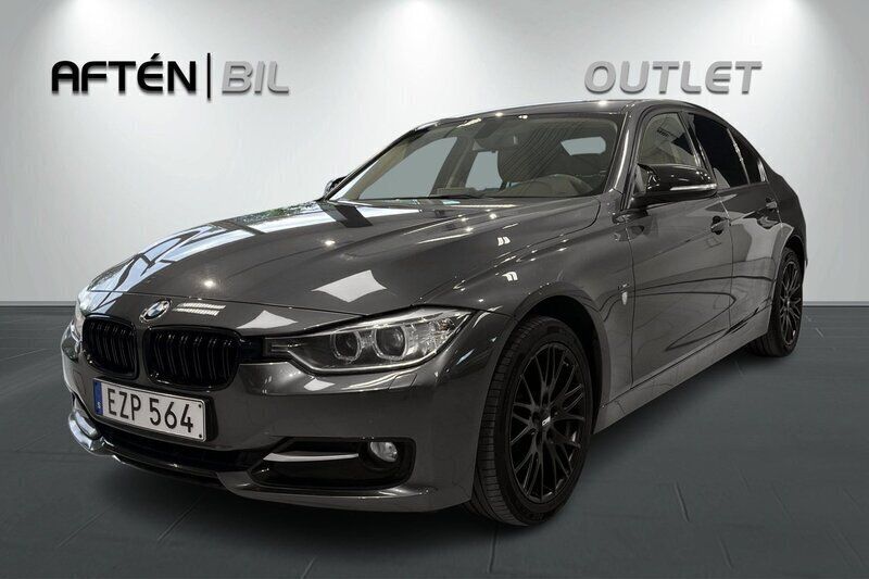 Grå Begagnad 2015 BMW 318 Sport Line Sedan | 149 900 kr (Bra pris) - Bild 1/3