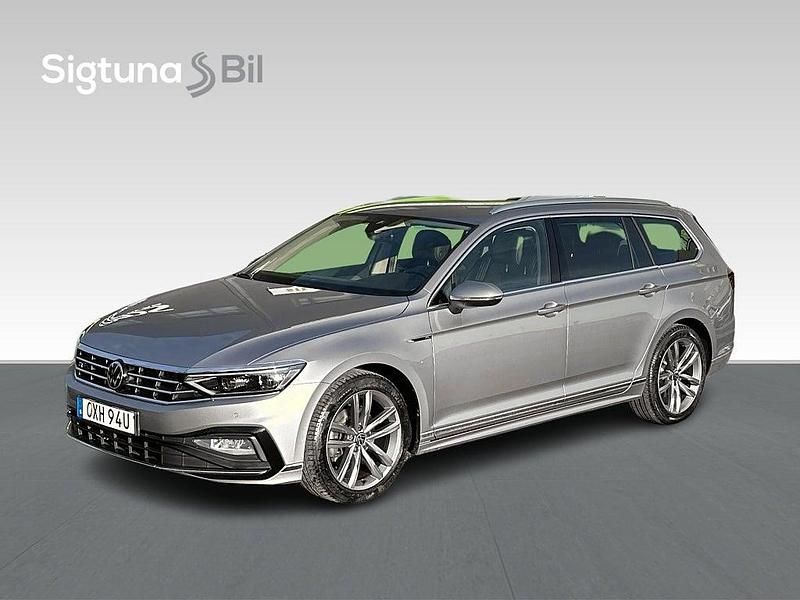 Silver Begagnad 2021 VW Passat R-line Kombi | 299 900 kr (Marknadspris) - Bild 1/3