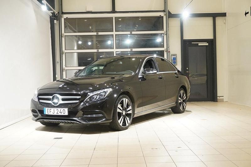 Svart Begagnad 2014 Mercedes C200 Avantgarde Sedan | 199 500 kr (Marknadspris) - Bild 1/4