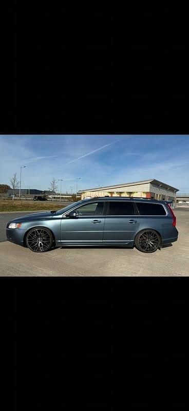 Begagnad Volvo V70 Momentum 215 HK (158 kW) 2012 Blå metallic Kombi