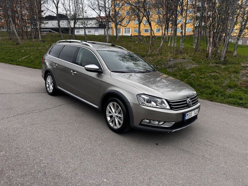 Ljusbrun Begagnad 2012 VW Passat Alltrack Kombi | 79 000 kr (Bra pris) - Bild 1/4