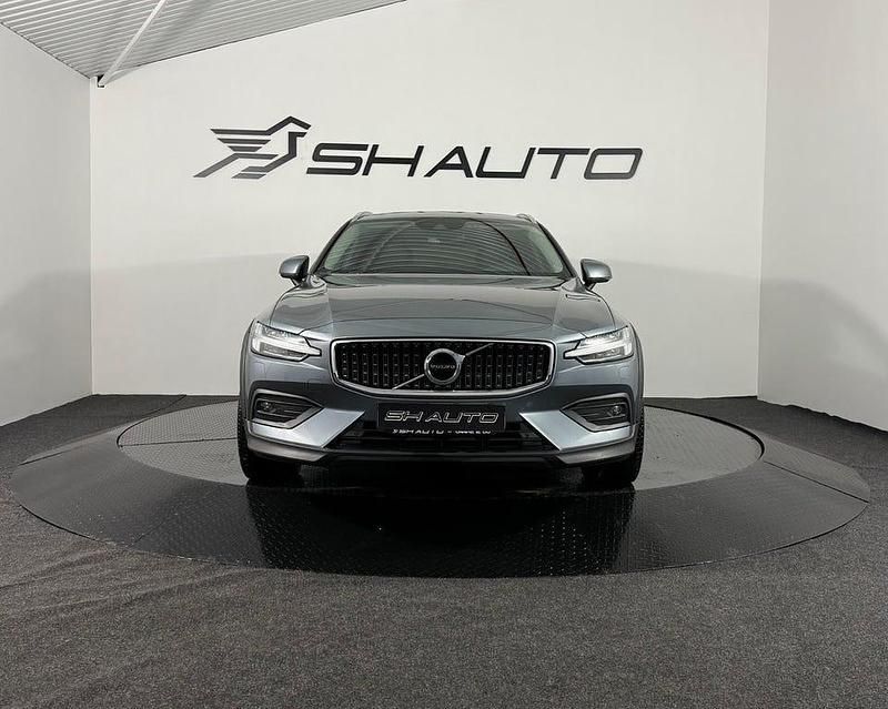 Begagnad Volvo V60 CC Momentum 200 HK (147 kW) 2019 Grå Kombi