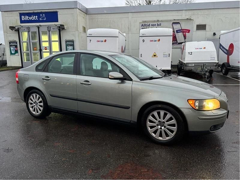 Grön Begagnad 2006 Volvo S40 Kinetic Sedan | 18 500 kr (Superpris) - Bild 1/4