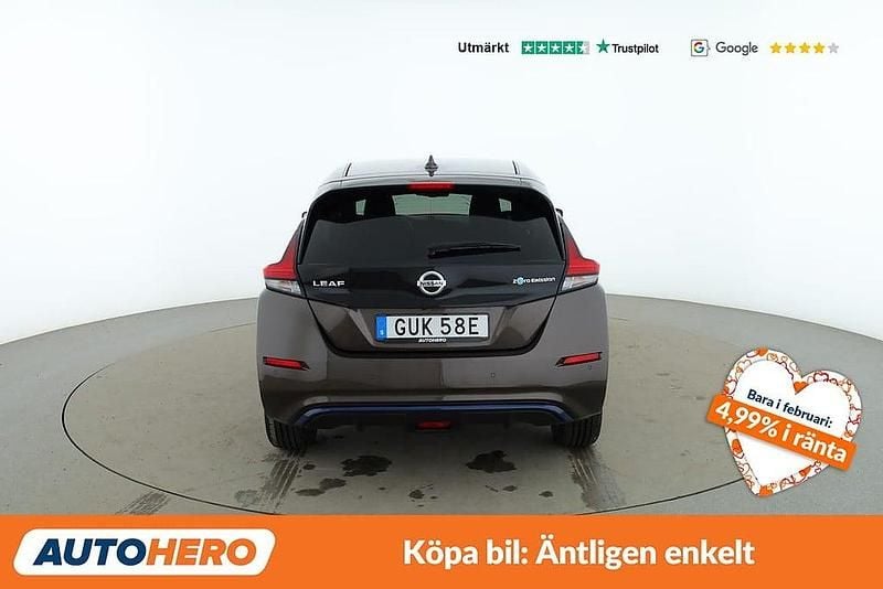 Begagnad Nissan Leaf 360º 111 kW (151 HK) 2022 Brun Halvkombi