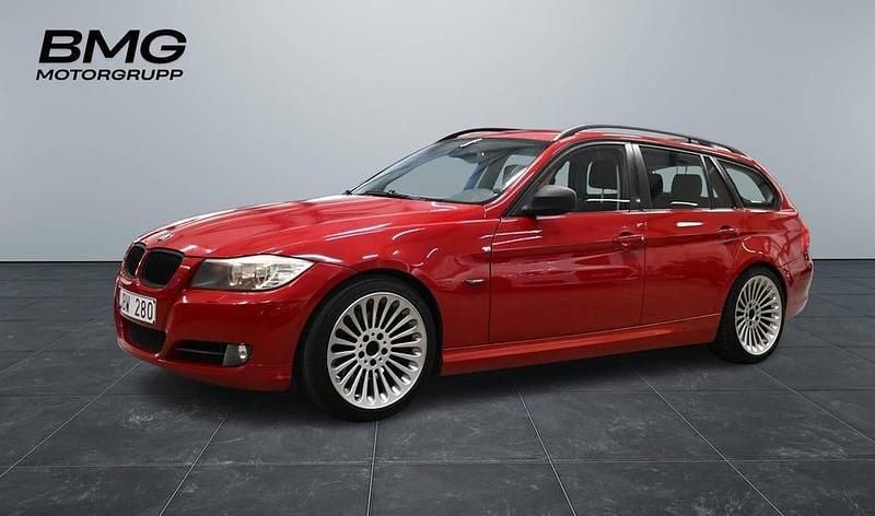 Begagnad BMW 320 177 HK (130 kW) 2009 Röd Kombi
