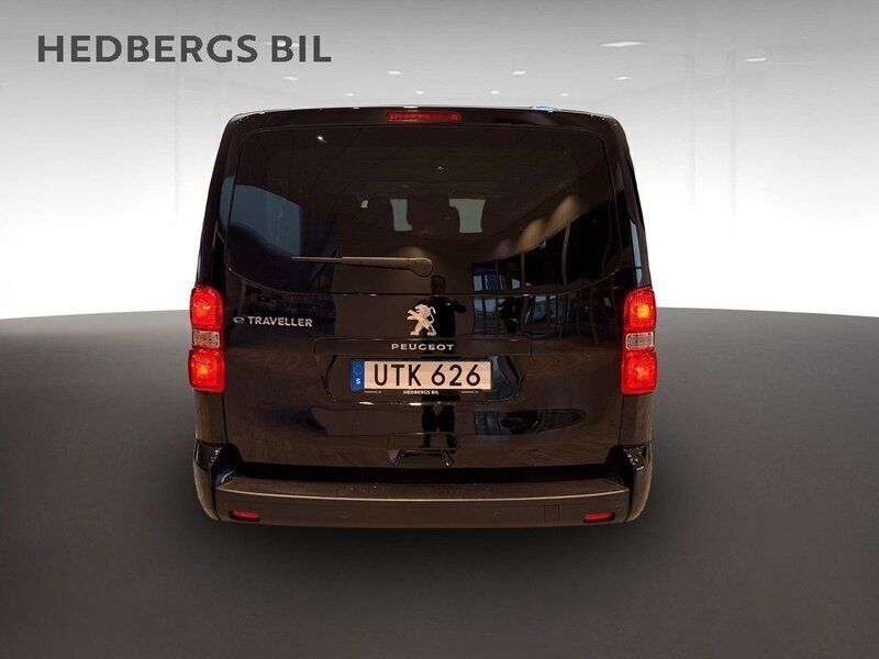 Begagnad Peugeot e-Traveller Business-Line 100 kW (136 HK) 2023 Svart Minibuss