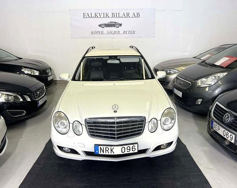 Begagnad Mercedes E200 Classic 184 HK (135 kW) 2009 Vit Kombi