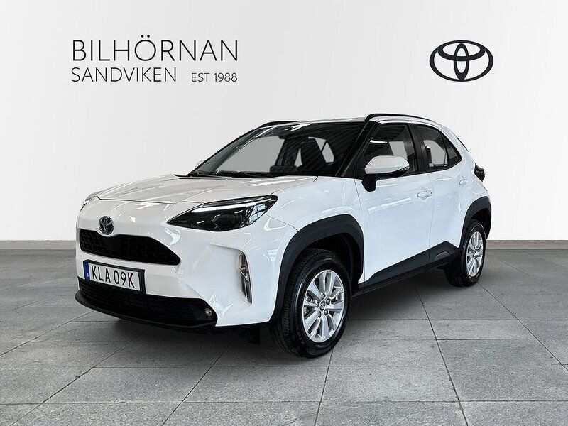 Vit Begagnad 2023 Toyota Yaris Cross Active SUV | 284 900 kr (Marknadspris) - Bild 1/4