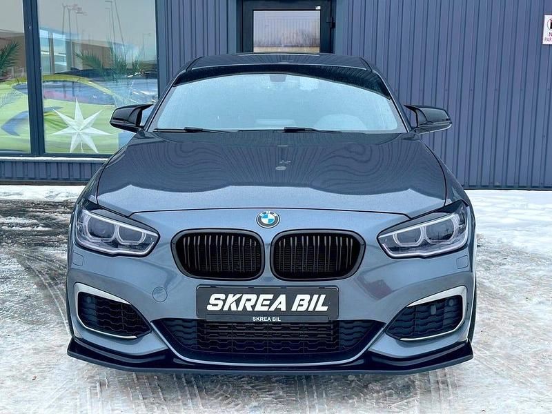 Begagnad BMW M135 330 HK (242 kW) 2016 Grå Halvkombi