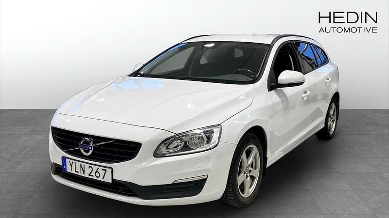 Vit Begagnad 2017 Volvo V60 Kombi | 154 900 kr (Marknadspris) - Bild 1/4