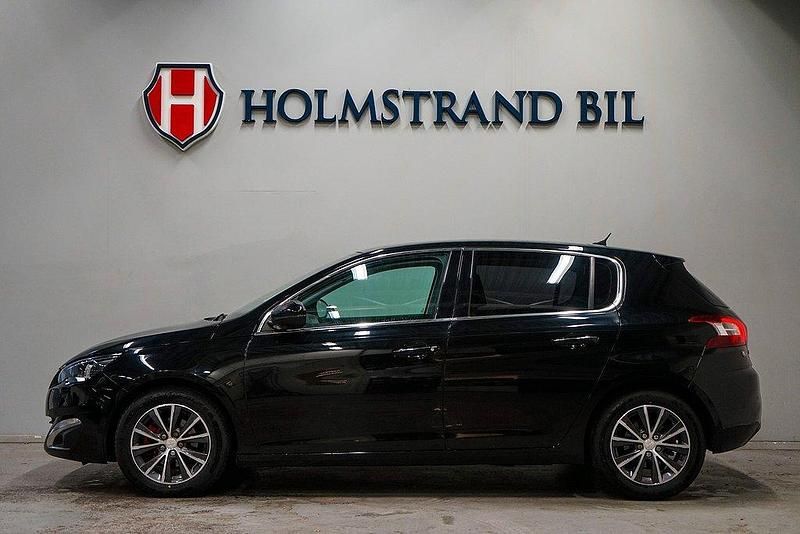 Svart Begagnad 2015 Peugeot 308 Allure Halvkombi | 114 900 kr - Bild 1/4