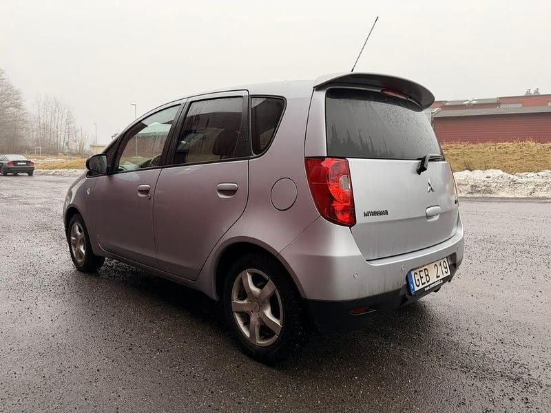 Begagnad Mitsubishi Colt 95 HK (69 kW) 2011 Halvkombi