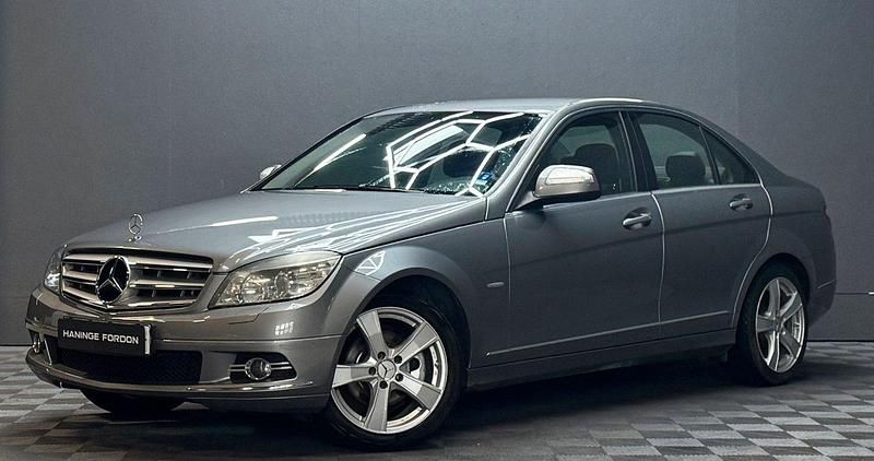 Grå Begagnad 2008 Mercedes C200 Avantgarde Sedan | 64 900 kr (Marknadspris) - Bild 1/4