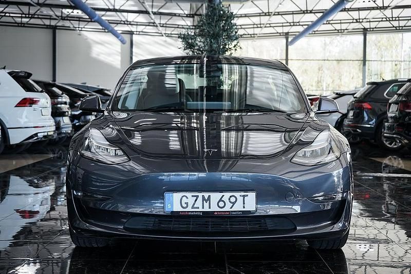 Begagnad Tesla Model 3 Long Range AWD 366 kW (498 HK) 2020 Grå Sedan