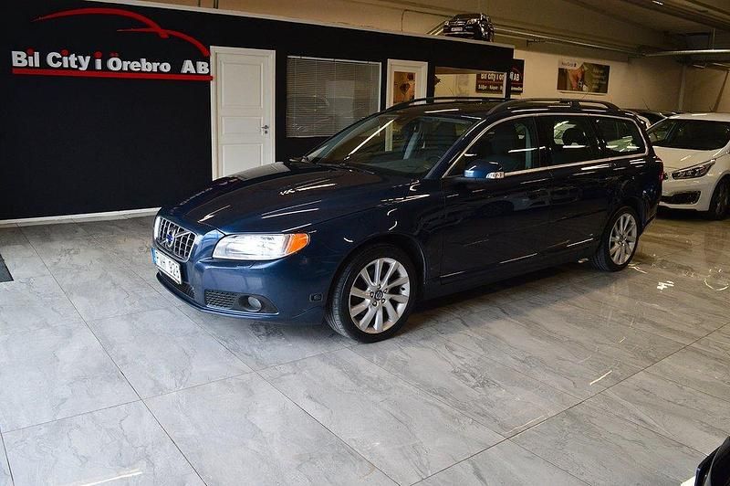 Blå Begagnad 2009 Volvo V70 Momentum Kombi | 79 900 kr (Bra pris) - Bild 1/4