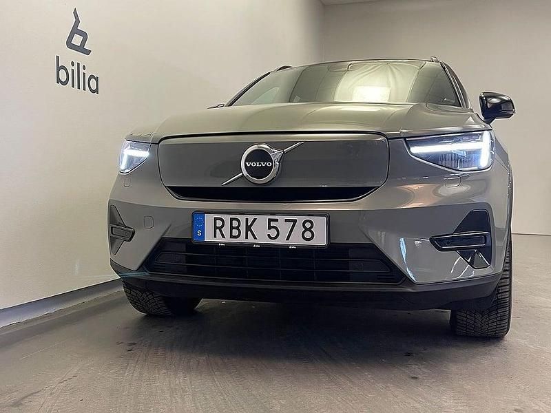 Begagnad Volvo XC40 Core 175 kW (238 HK) 2022 Grön SUV