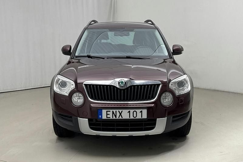 Begagnad Skoda Yeti Experience 105 HK (77 kW) 2010 Mörkröd SUV