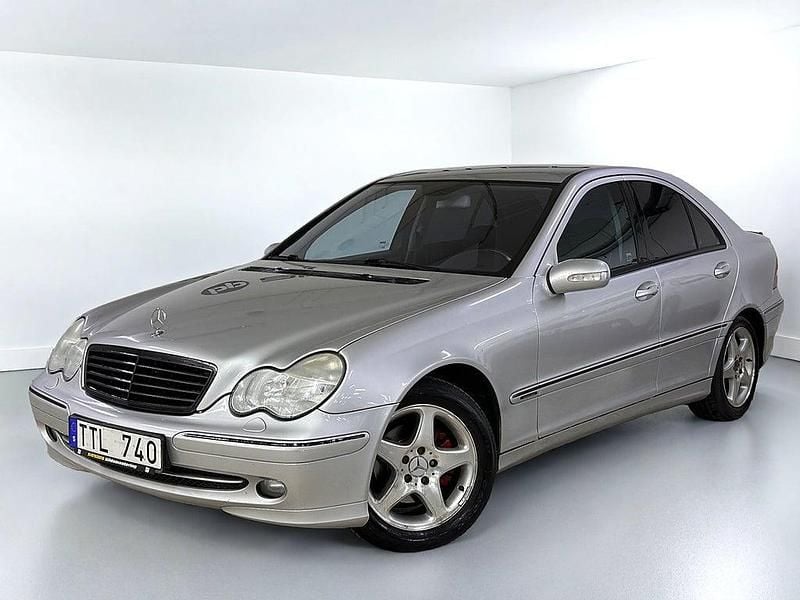 Begagnad Mercedes C200 Avantgarde 163 HK (119 kW) 2002 Grå Sedan