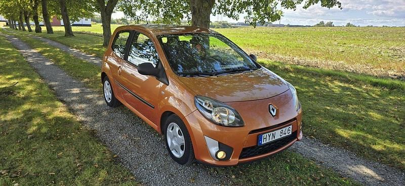 Orange Begagnad 2009 Renault Twingo Halvkombi | 29 999 kr (Marknadspris) - Bild 1/4