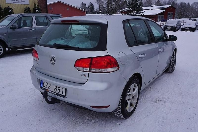 Begagnad VW Golf VI 122 HK (89 kW) 2010 Silver Halvkombi