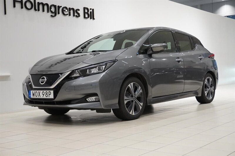 Grå/silver Begagnad 2021 Nissan Leaf Tekna Halvkombi | 174 800 kr (Superpris) - Bild 1/4