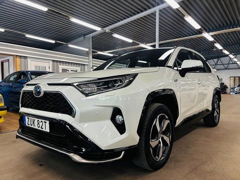 Vit Begagnad 2020 Toyota RAV4 Active SUV | 279 900 kr (Marknadspris) - Bild 1/4