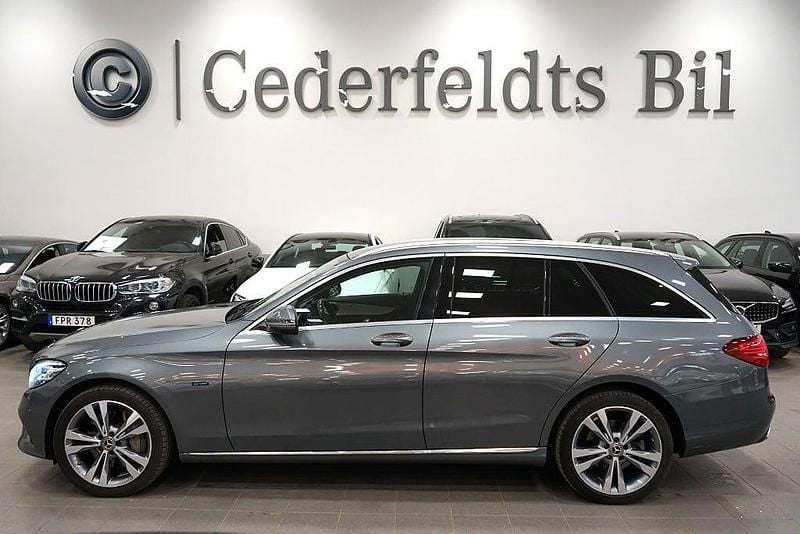 Begagnad Mercedes C300e Avantgarde 306 HK (225 kW) 2019 Grå Kombi