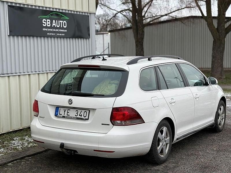 Begagnad VW Golf VII 102 HK (75 kW) 2011 Vit Kombi