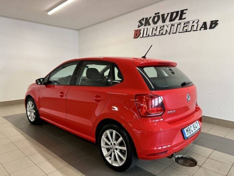 Begagnad VW Polo 90 HK (66 kW) 2015 Röd Halvkombi