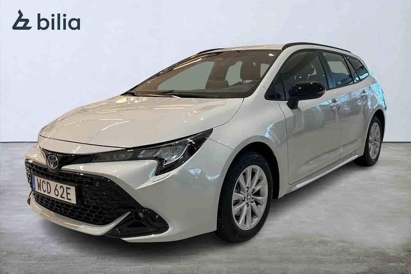 Grå Begagnad 2025 Toyota Corolla Kombi | 299 900 kr - Bild 1/1