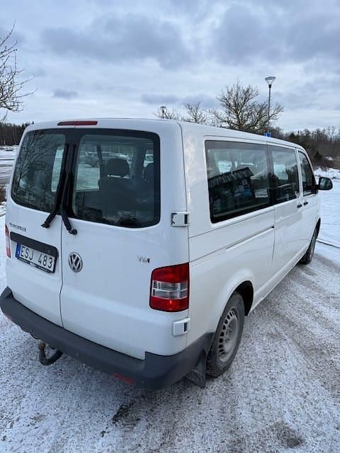 Begagnad VW Caravelle 140 HK (102 kW) 2011 Minibuss