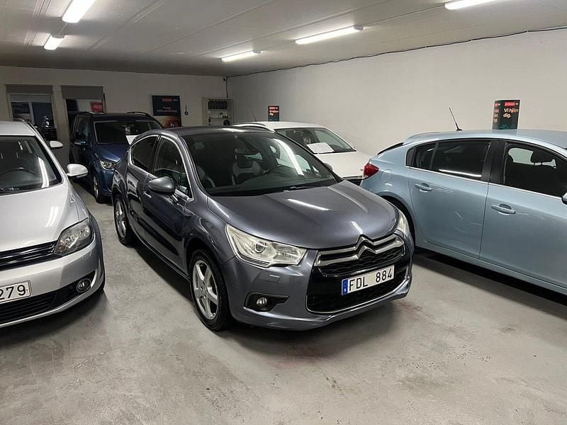 Grå Begagnad 2011 Citroën DS4 Halvkombi | 74 900 kr - Bild 1/4