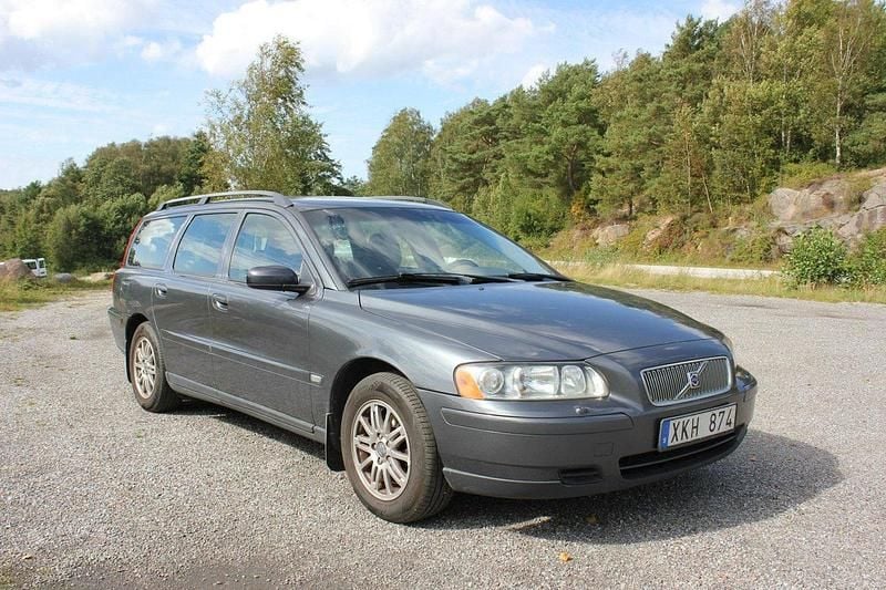 Grå Begagnad 2006 Volvo V70 Business Edition Kombi | 19 500 kr (Marknadspris) - Bild 1/4